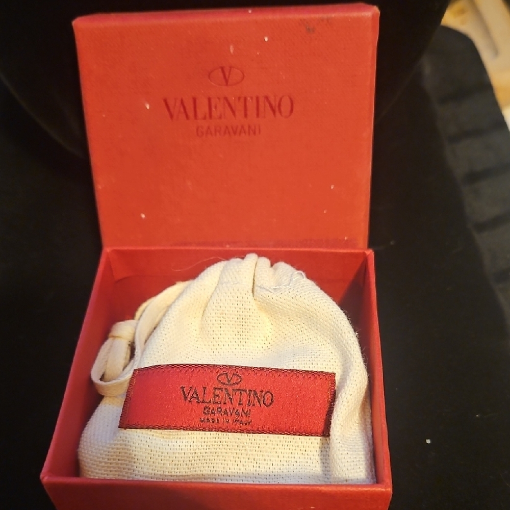 Valentino Garavani Black and Gold Stud Magnetic Ear Clip - Picture 7 of 7